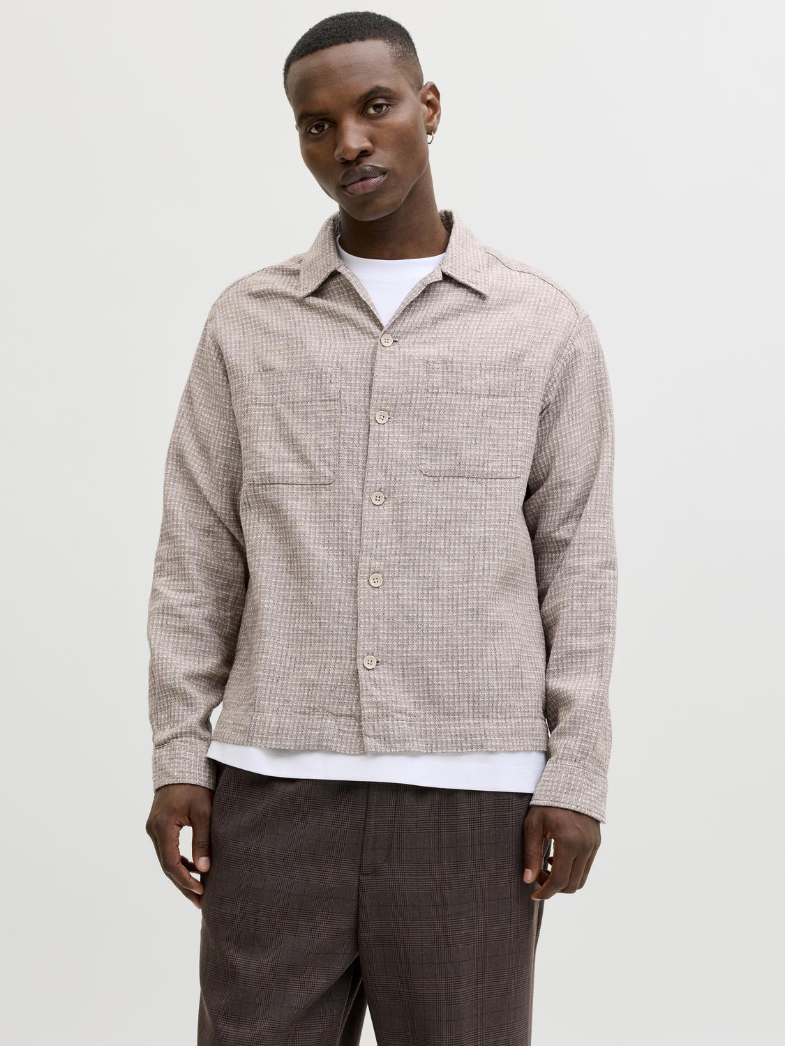 model_shot-front